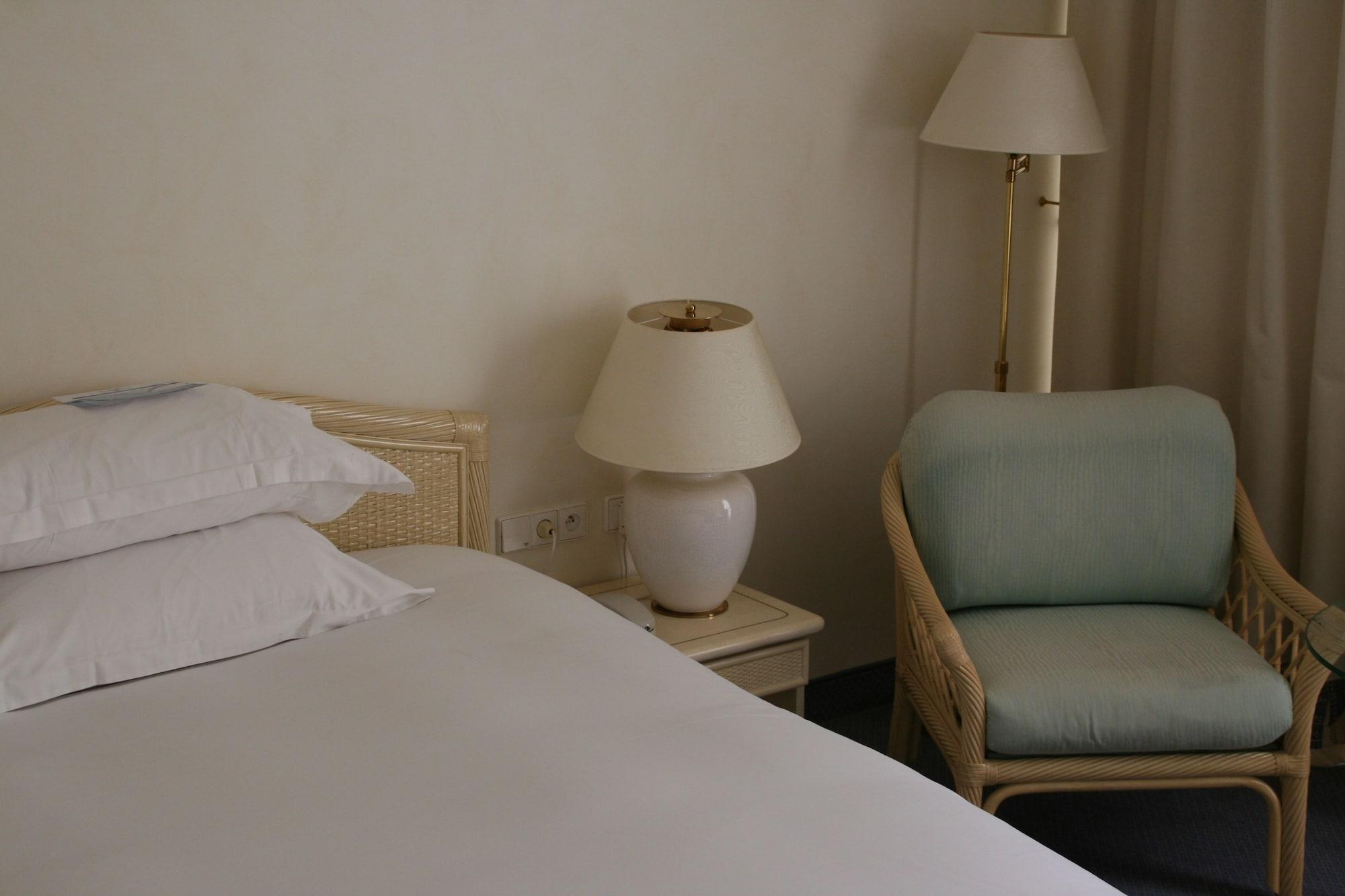 Celestins Spa Thermal & Hotel By Vy Resort Βισύ Εξωτερικό φωτογραφία A bedroom at the hotel