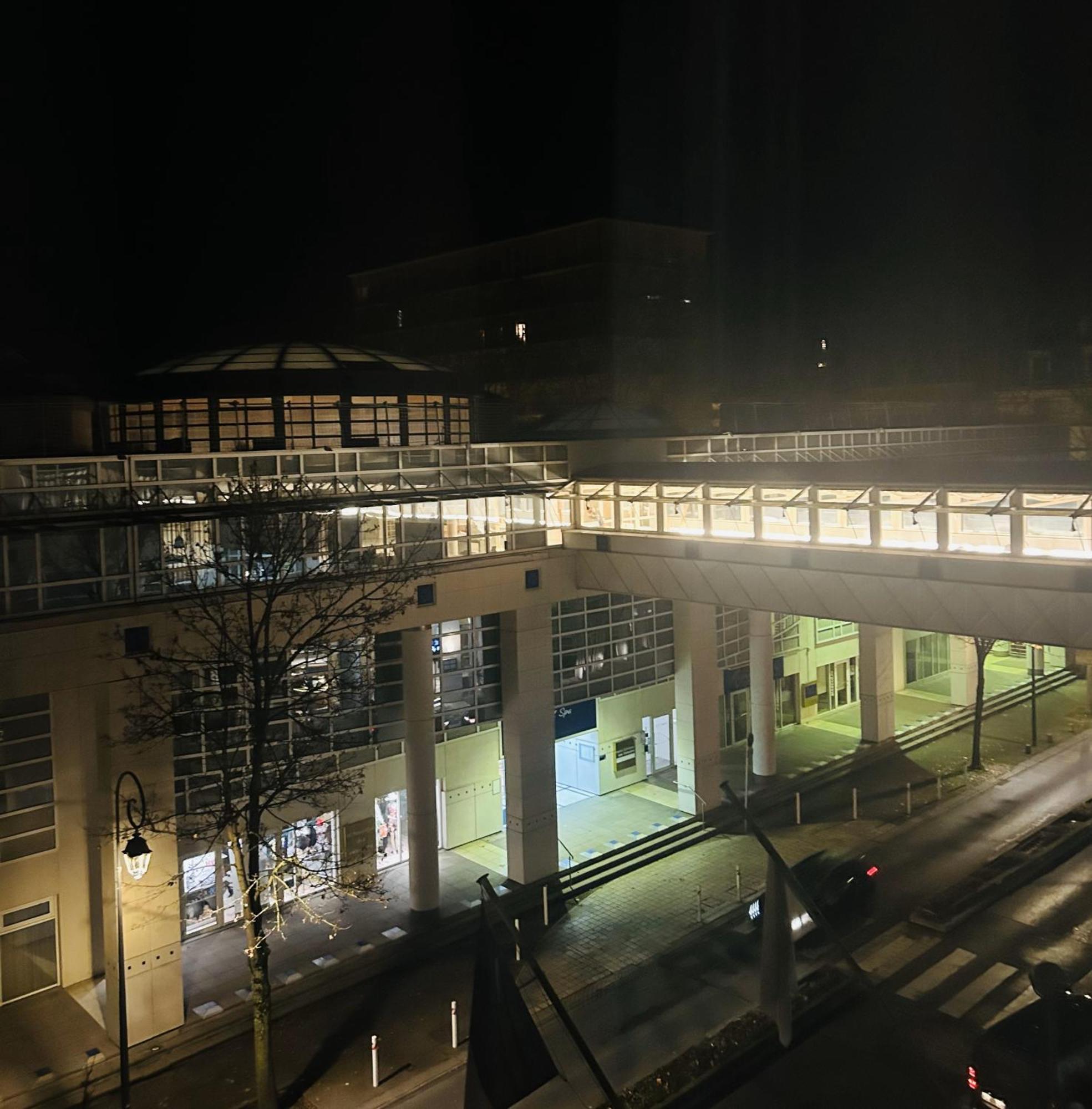 Celestins Spa Thermal & Hotel By Vy Resort Βισύ Εξωτερικό φωτογραφία The station at night
