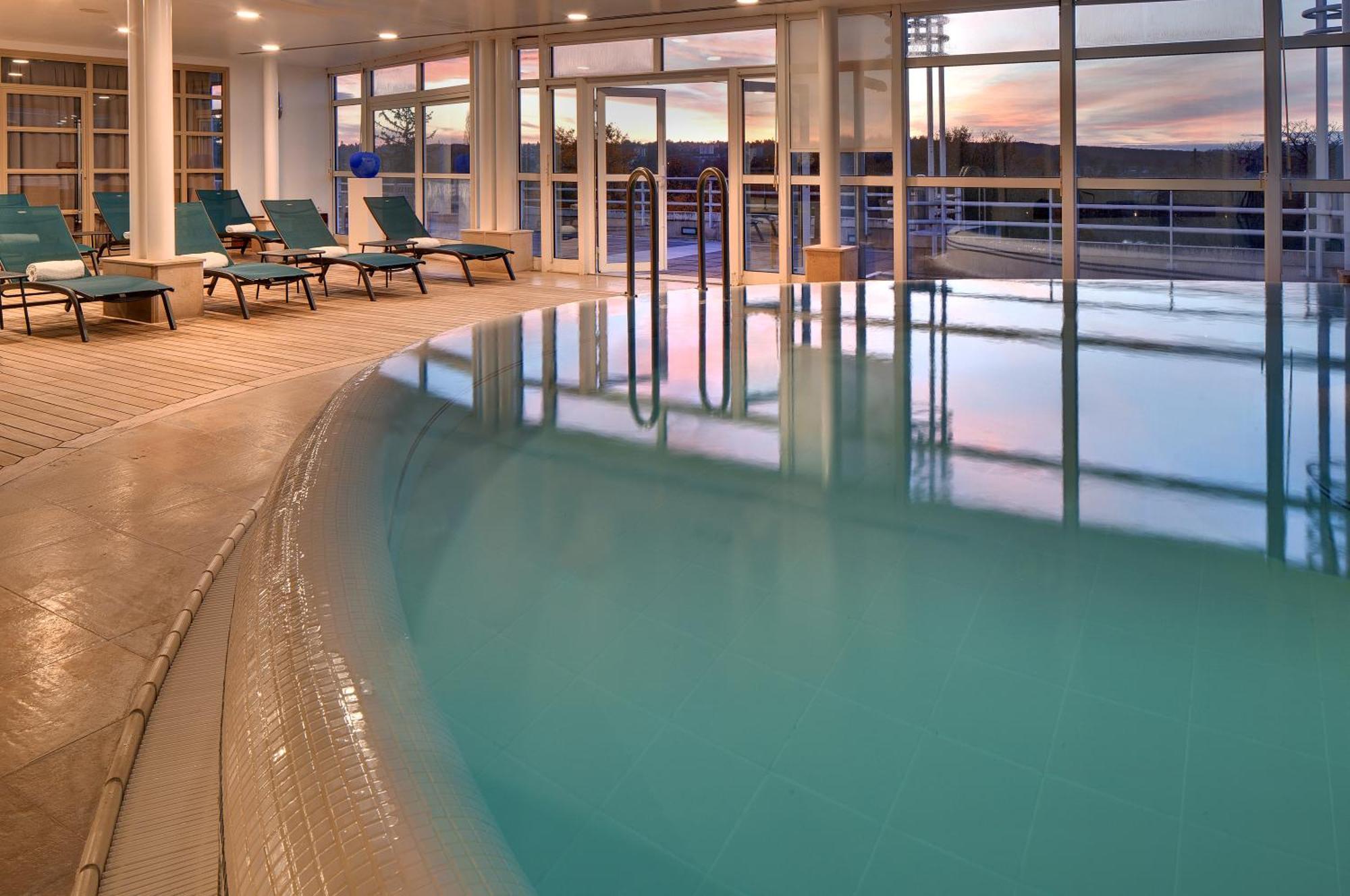 Celestins Spa Thermal & Hotel By Vy Resort Βισύ Εξωτερικό φωτογραφία The pool at the Hotel