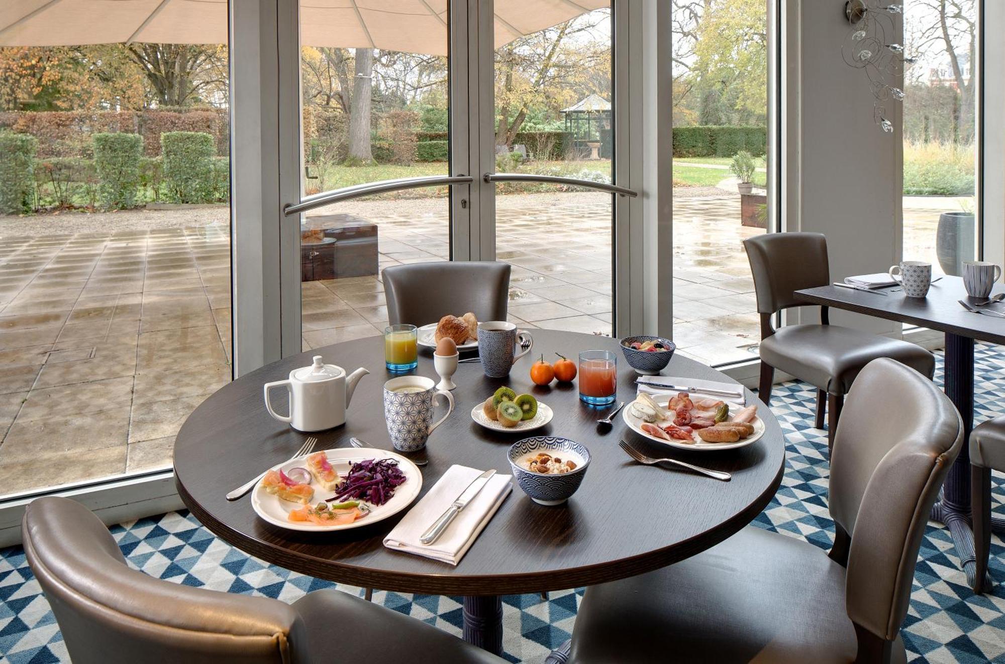 Celestins Spa Thermal & Hotel By Vy Resort Βισύ Εξωτερικό φωτογραφία Breakfast at the hotel