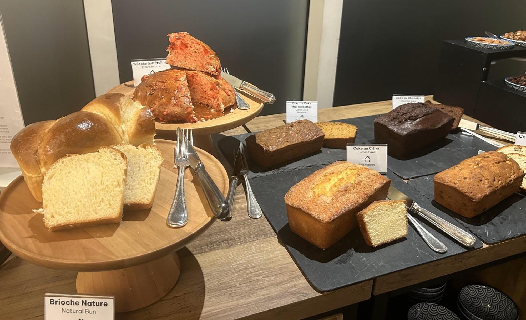 Celestins Spa Thermal & Hotel By Vy Resort Βισύ Εξωτερικό φωτογραφία Buns and cakes at a bakery in Paris