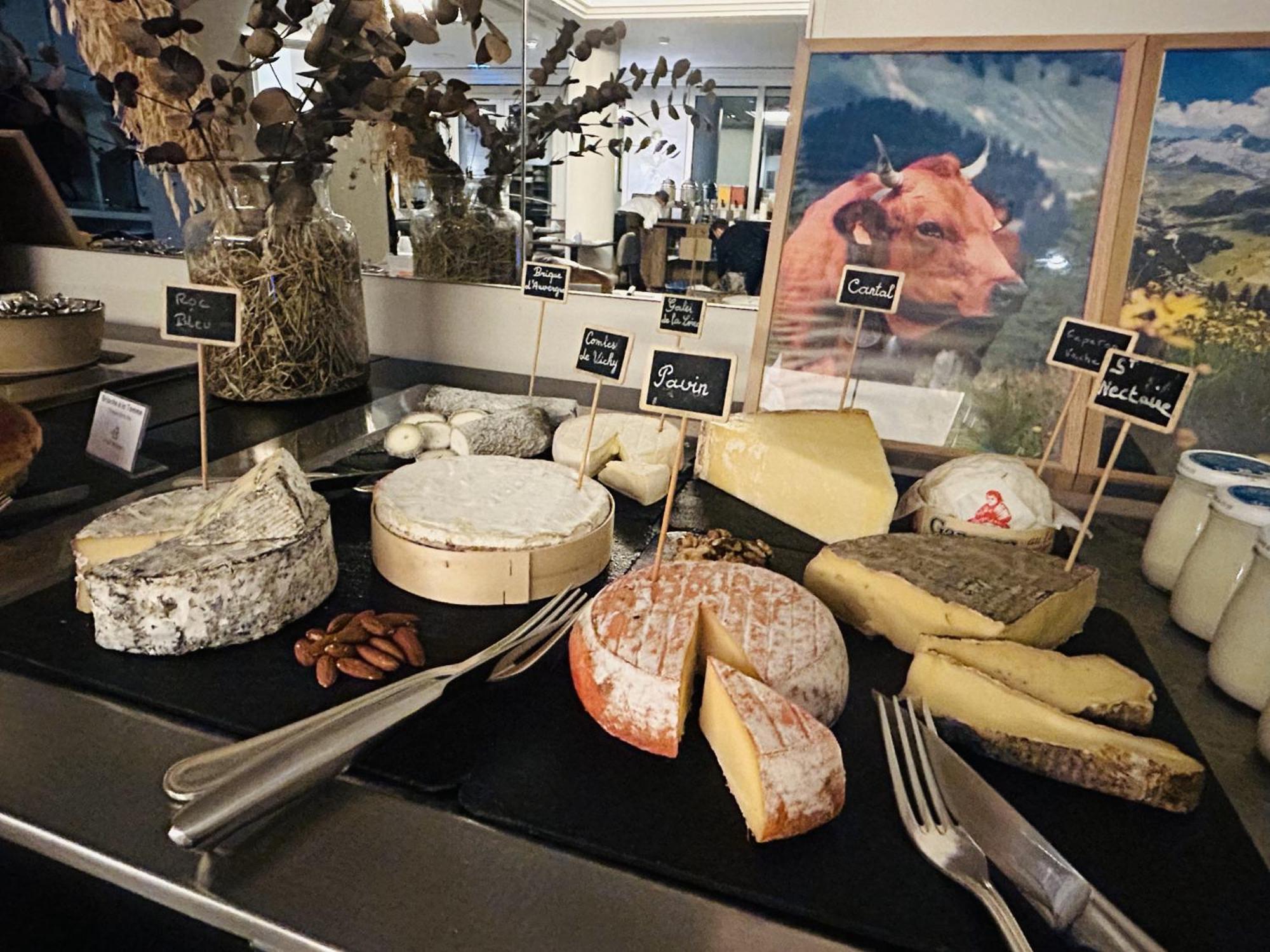Celestins Spa Thermal & Hotel By Vy Resort Βισύ Εξωτερικό φωτογραφία Cheese at the cheese counter
