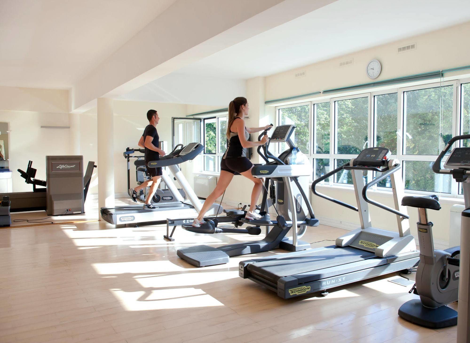 Celestins Spa Thermal & Hotel By Vy Resort Βισύ Εξωτερικό φωτογραφία A gym in a hotel