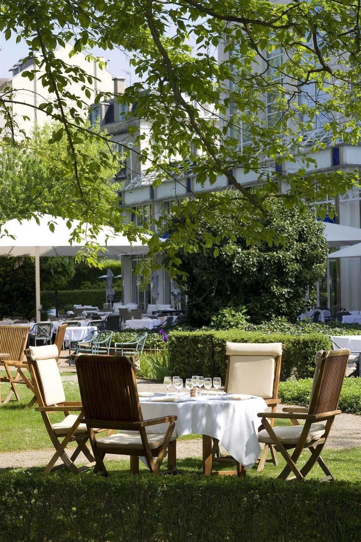 Celestins Spa Thermal & Hotel By Vy Resort Βισύ Εξωτερικό φωτογραφία The garden of the hotel